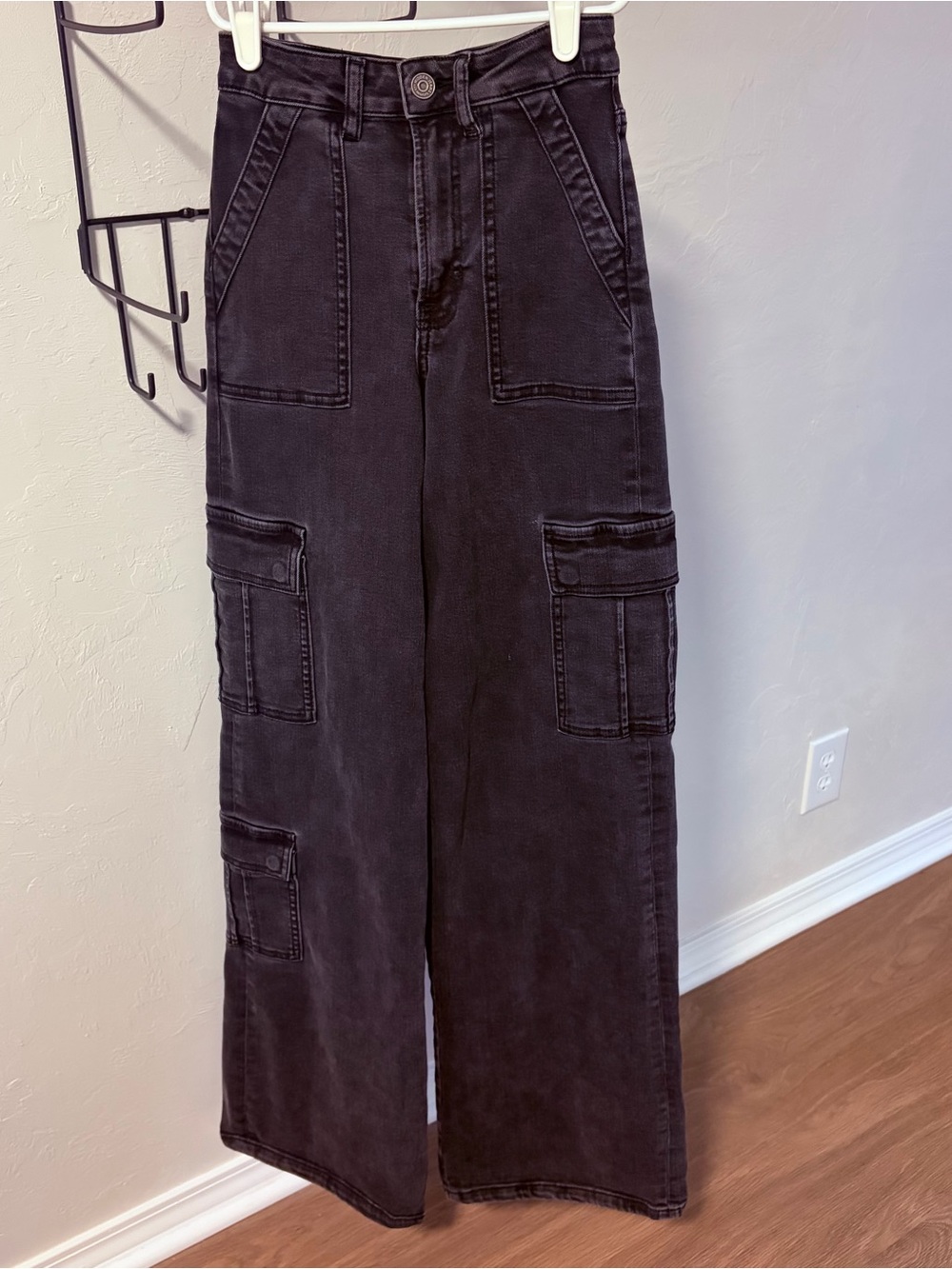 Fall 2026 Trend: HIDDEN High Rise Wide Leg Cargo/Utility Jeans in Black Sz. 24